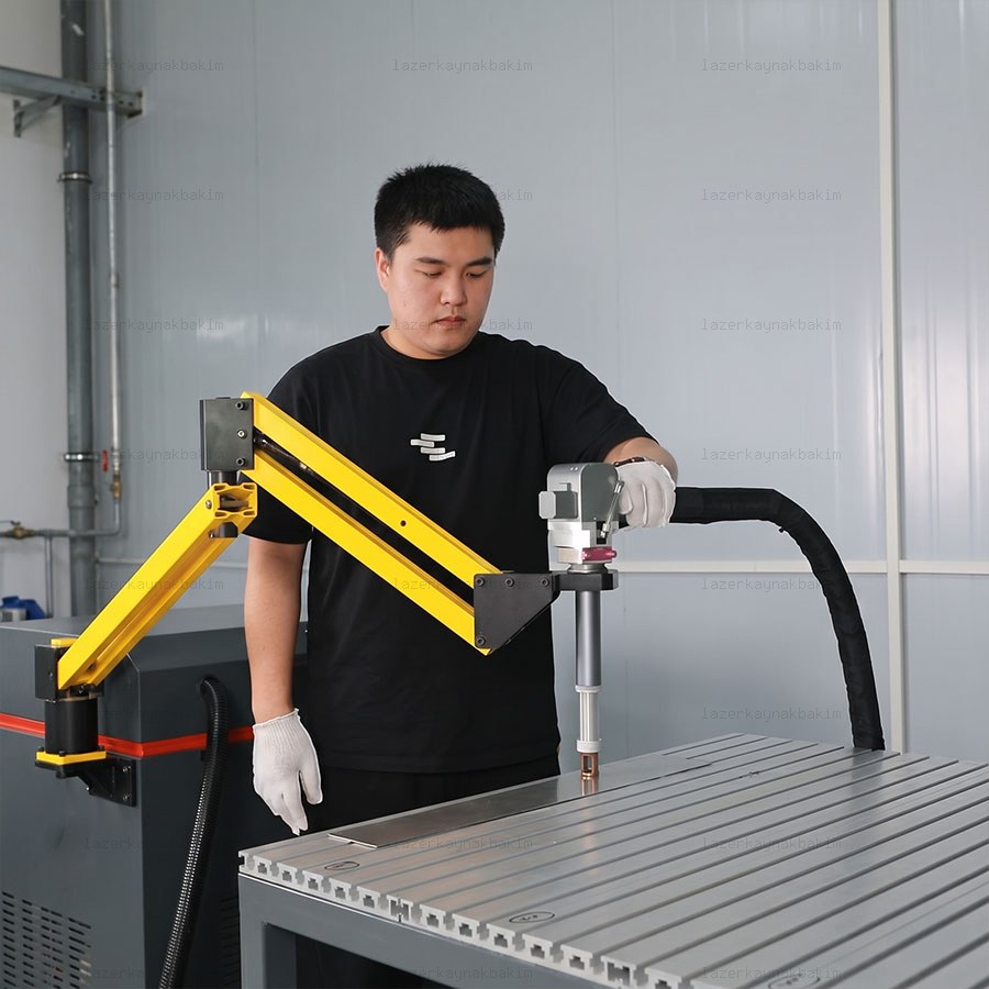 Destek Kollu Fiber Lazer Punta ve Dikiş Kaynak Makinesi